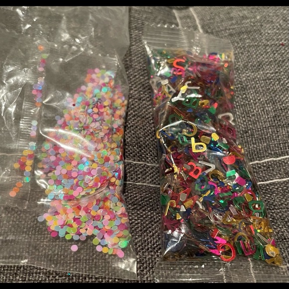 Resin intial key chains - Picture 12 of 12